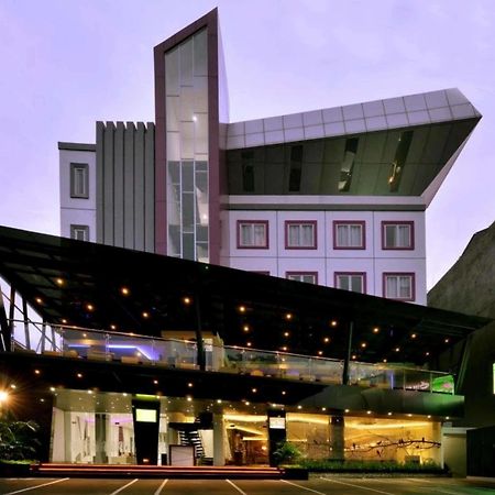 Oak Tree Urban Hotel Jacarta Exterior foto