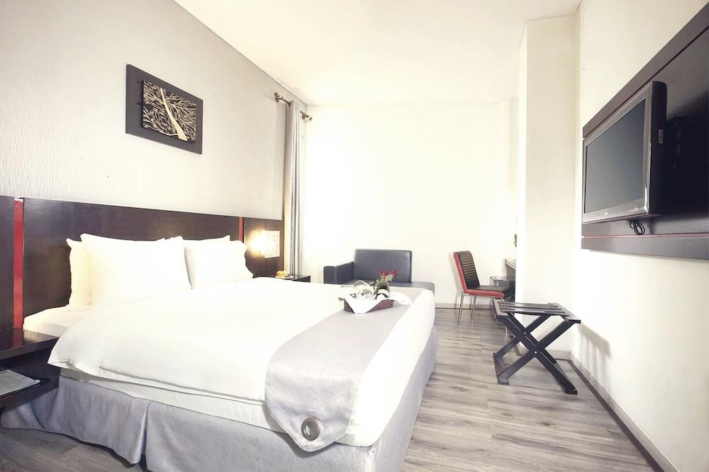 Oak Tree Urban Hotel Jacarta Exterior foto